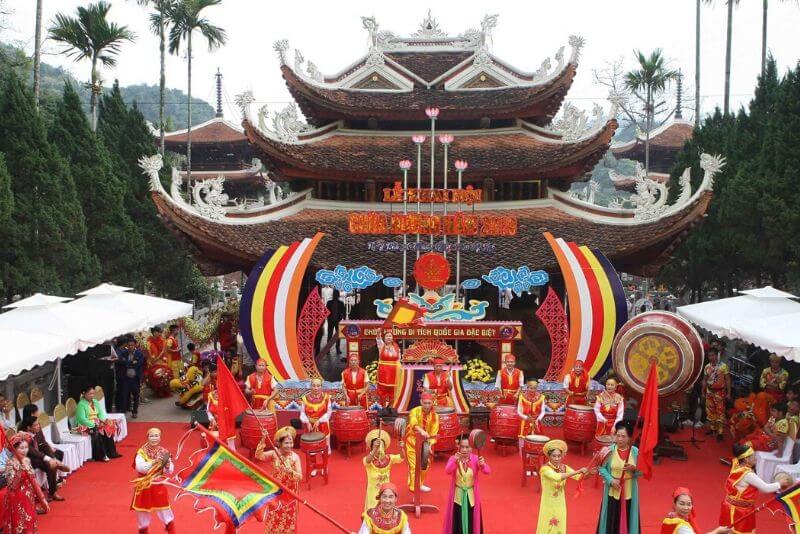 Tạm dừng tổ chức lễ hội, không đón khách tham quan tại di tích, thắng cảnh chùa Hương. (Nguồn ảnh: vyctravel.com)